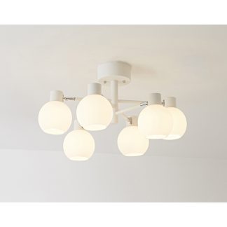 Kattovalaisin Tromssa valkoinen