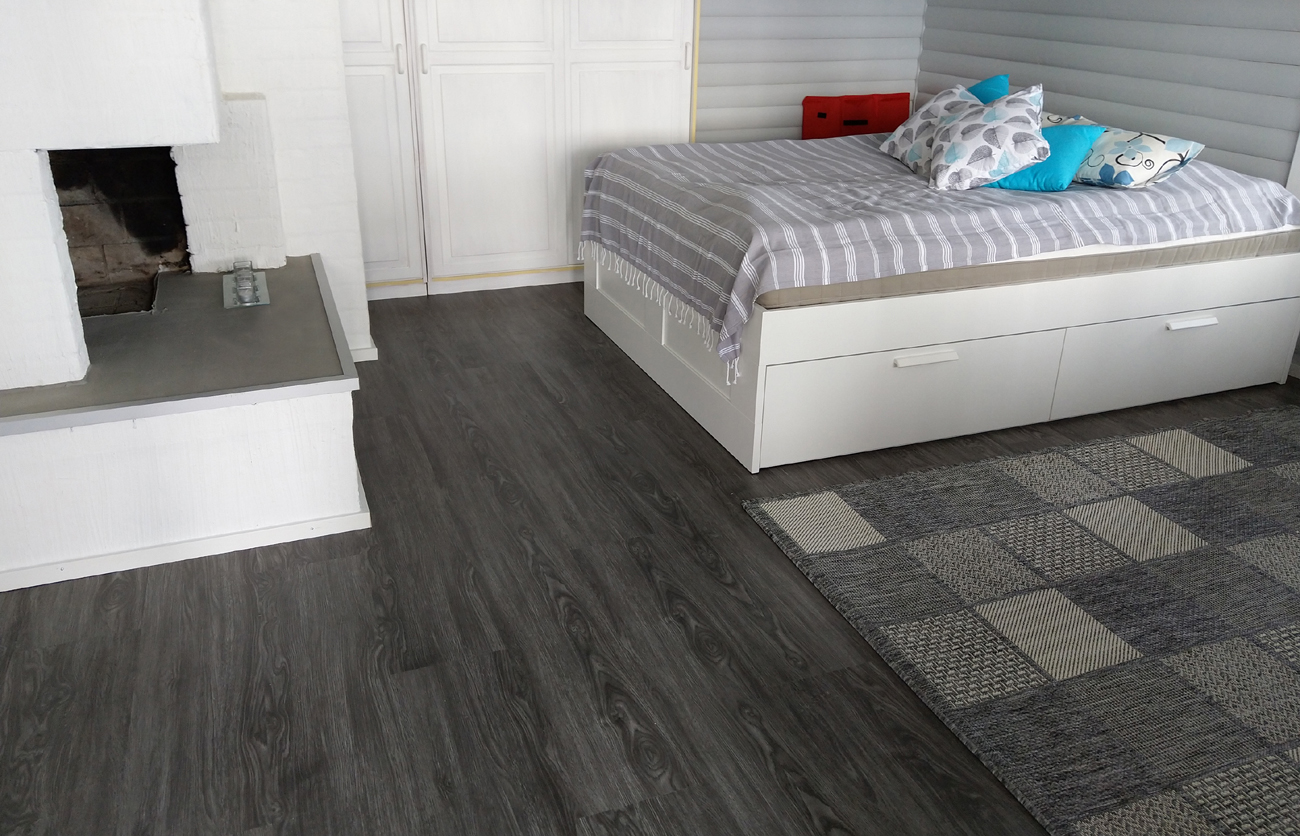 Vinyylikorkki WPC Järnvik Mörk Finnö (3,34m2/pkt) 33,95€/m2