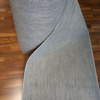 Pilke vaaleanharmaa sileäksikudottu matto leveys  80 cm  26€/m