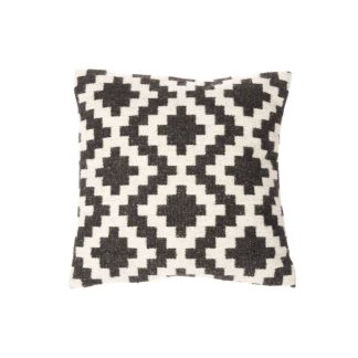 Fanni K Tyyny Isadora Musta