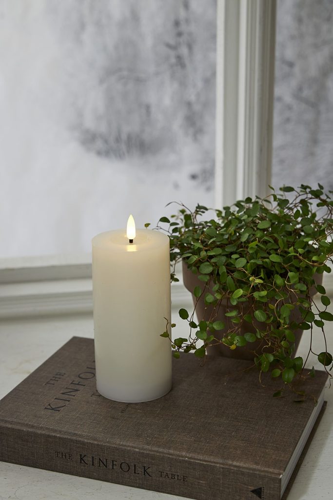 Flamme Flow LED-kynttilä 17,5 cm valkoinen - Image 2