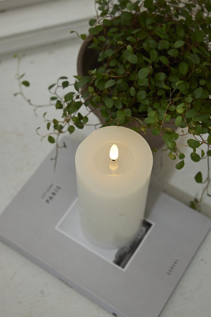 Flamme Flow LED-kynttilä 17,5 cm valkoinen - Image 3