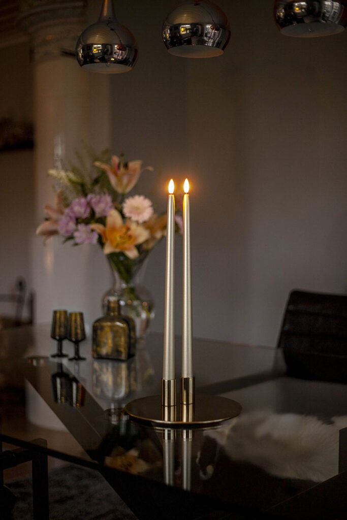 Flamme Metal LED-antiikkikynttilä 39 cm kulta 2kpl/pak - Image 2